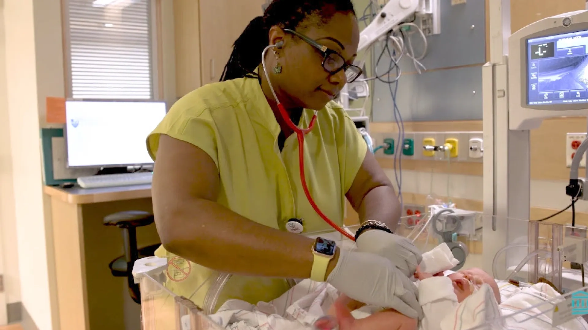A student nurse in the Fast-Track BSN Program performing a newborn assessment as part of the accelerated nursing curriculum. This intensive nursing training focuses on preparing students for nursing licensure through hands-on experiences in a high-paced clinical environment.
