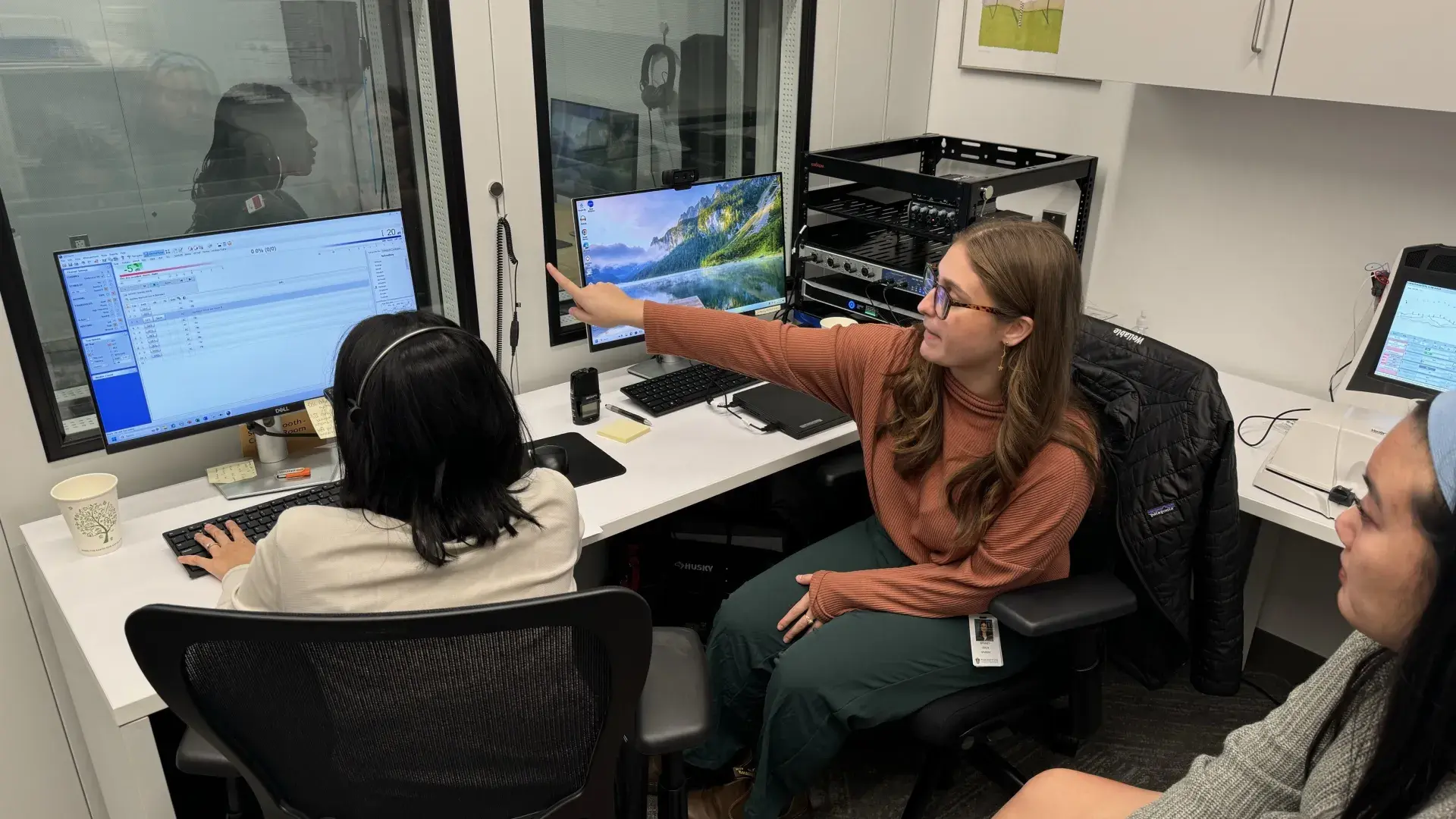 4 women in lab