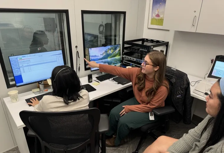 4 women in lab