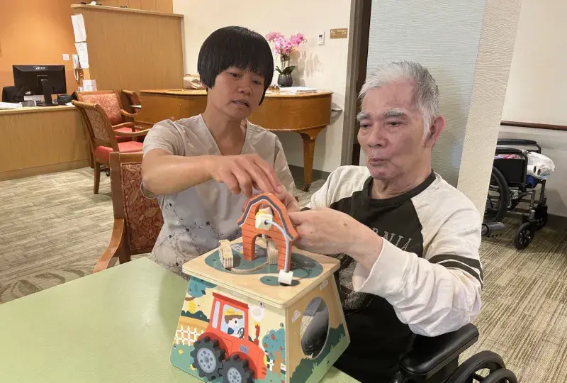 nurse with patient 